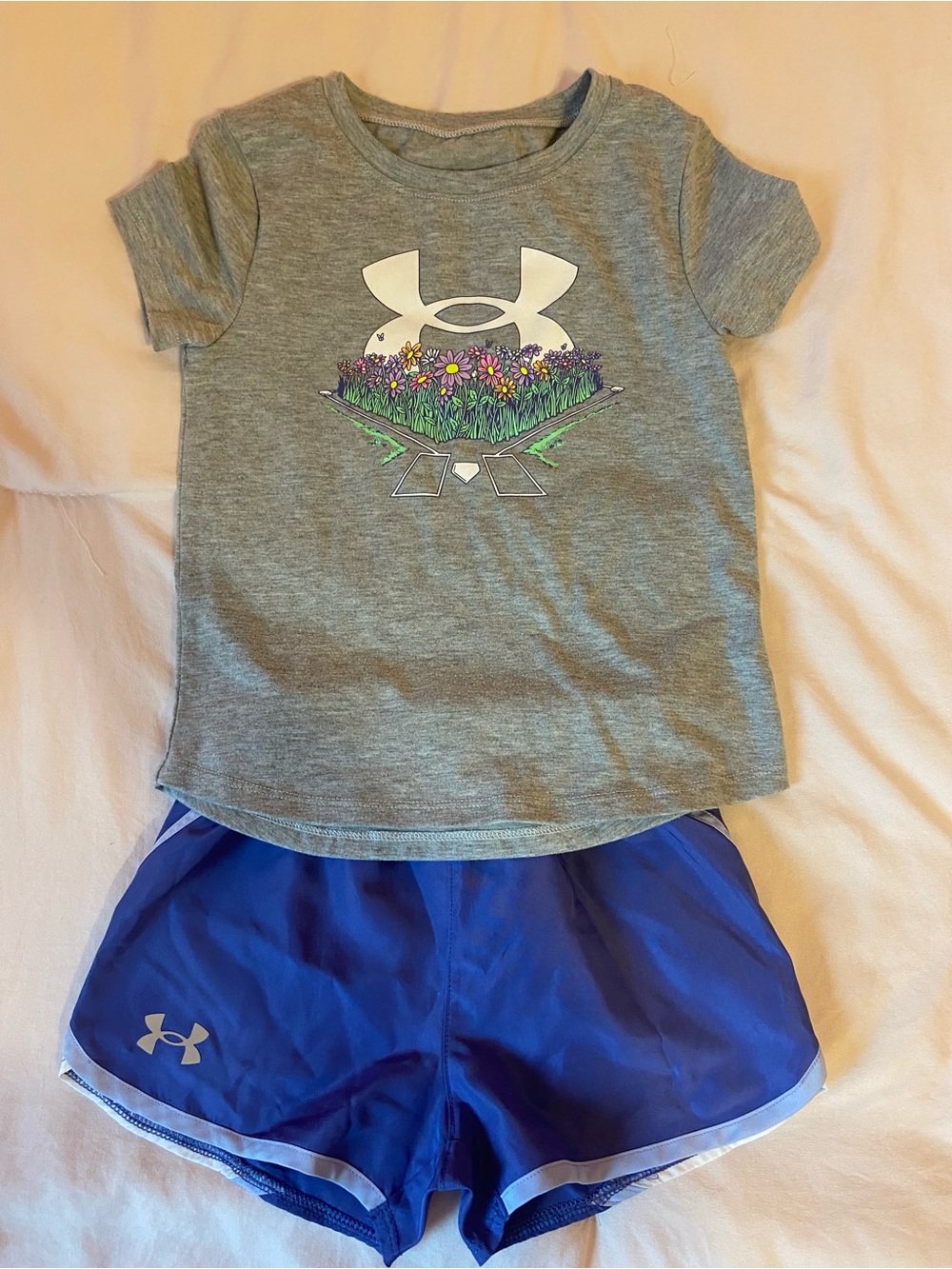 Under Armour Girls' Gray Tee with Floral Logo